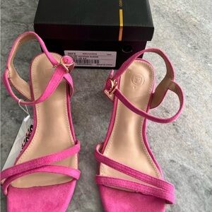 Elegant Pink Strappy Sandals